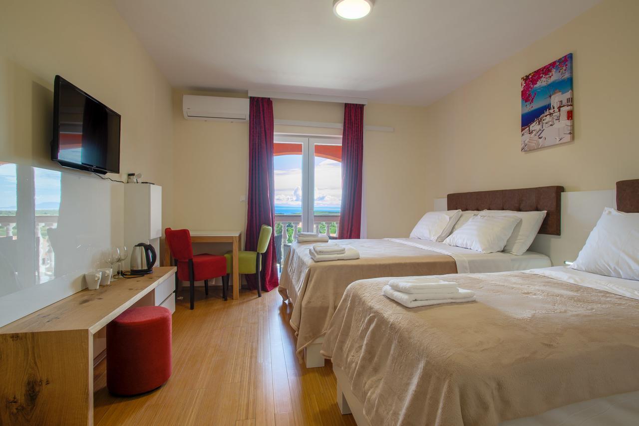 Hotel Livadic & Restaurant Лижнян Экстерьер фото