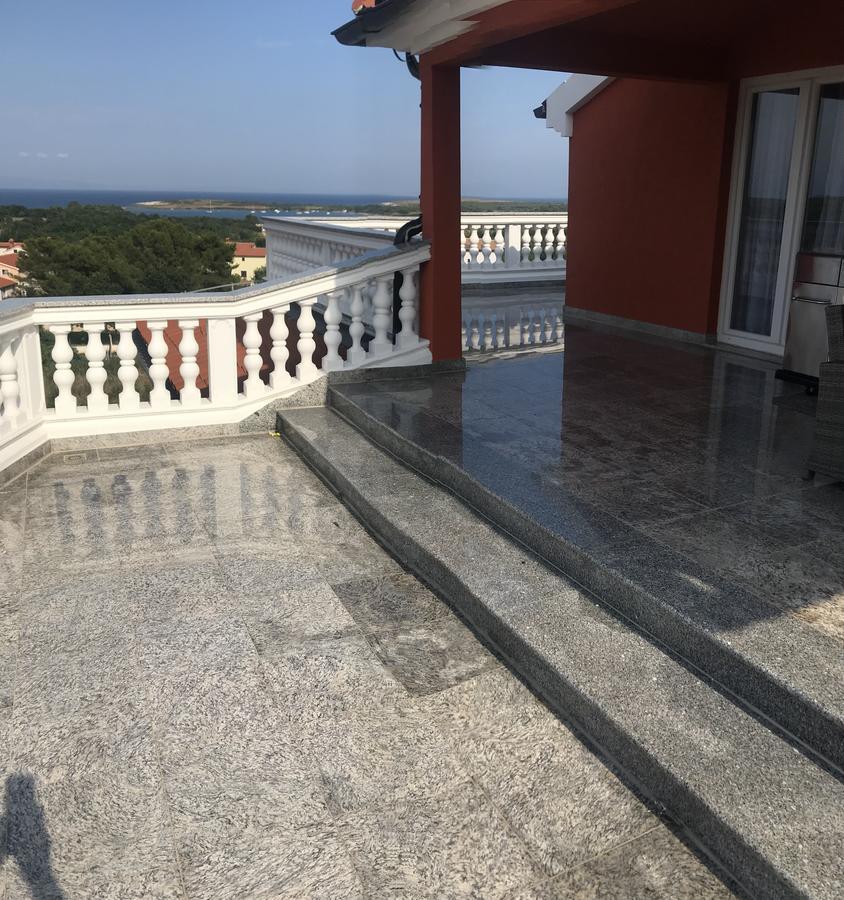 Hotel Livadic & Restaurant Лижнян Экстерьер фото