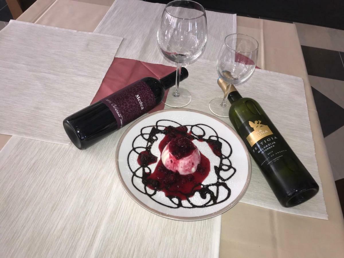 Hotel Livadic & Restaurant Лижнян Экстерьер фото