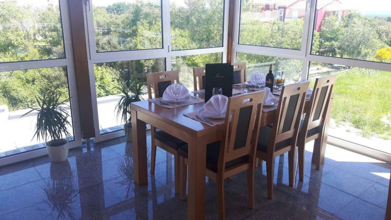 Hotel Livadic & Restaurant Лижнян Экстерьер фото