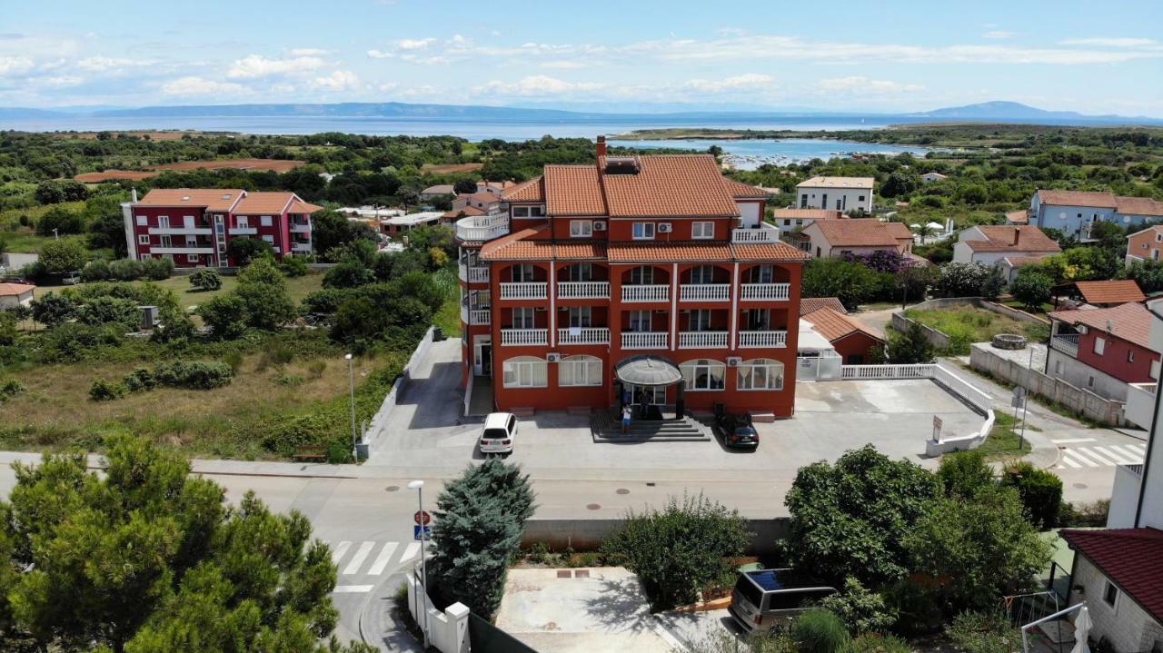 Hotel Livadic & Restaurant Лижнян Экстерьер фото